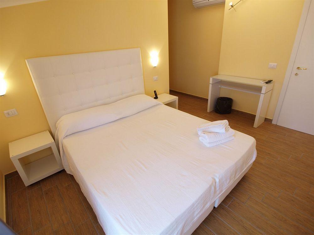 Via Mameli 5 Hotel San Remo Buitenkant foto